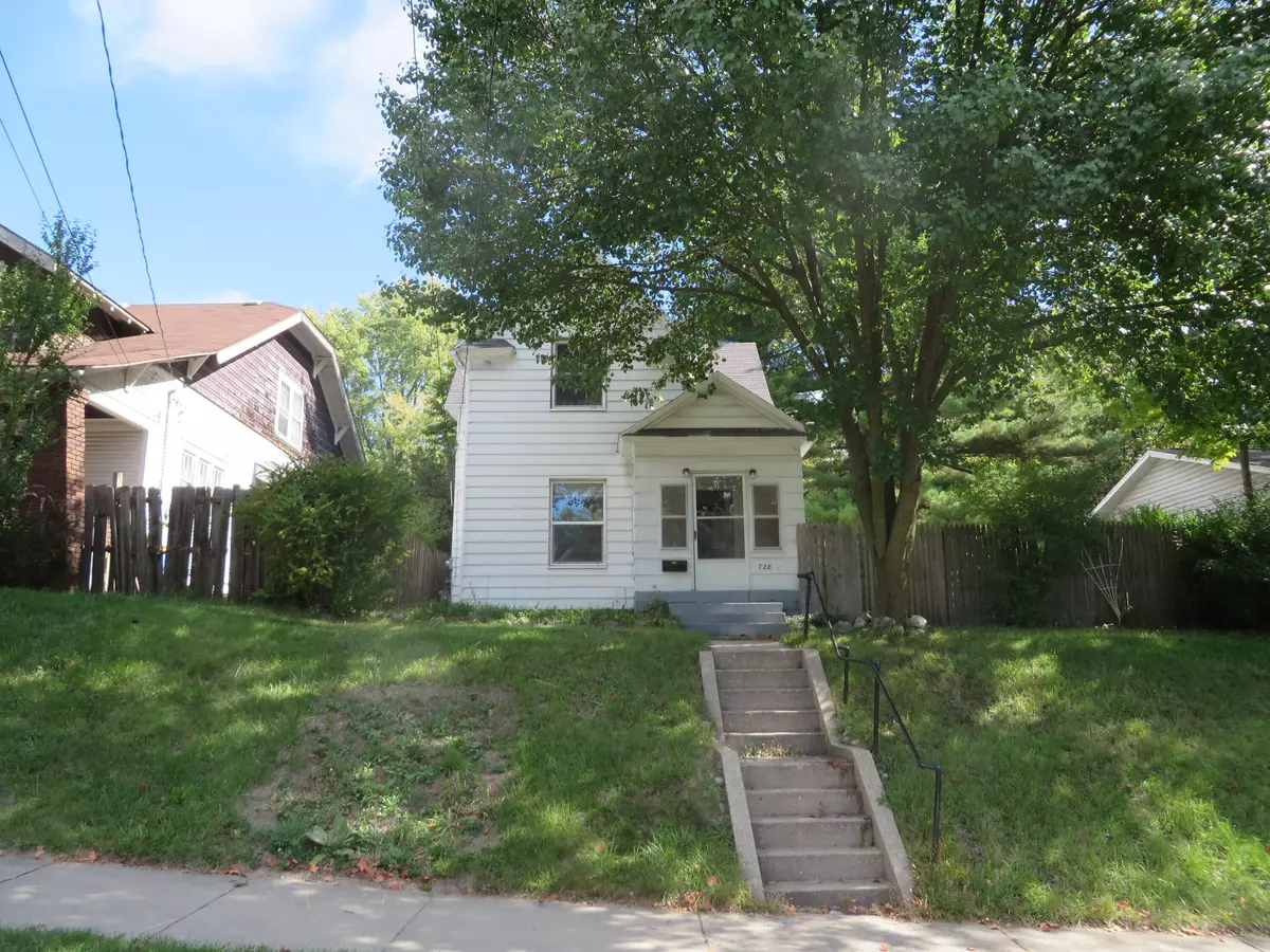 Grand Rapids, MI 49503,728 College NE Avenue