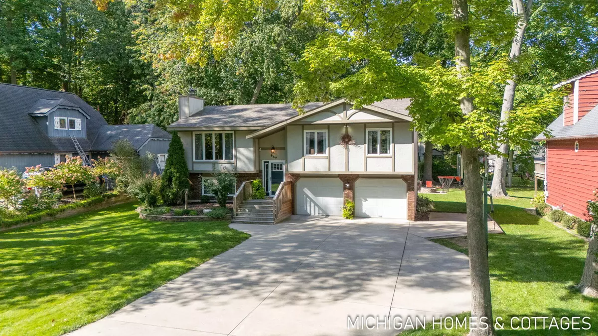 Holland, MI 49423,634 Blackbass Avenue