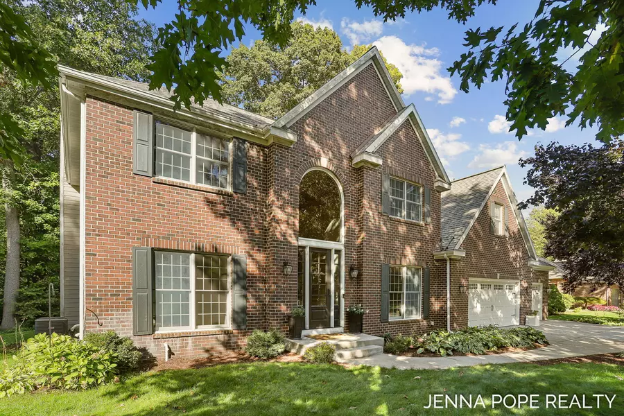 15375 Oak Point Drive, Spring Lake, MI 49456