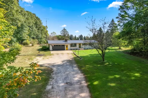 2651 S Sand Lake Road, Hillsdale, MI 49242