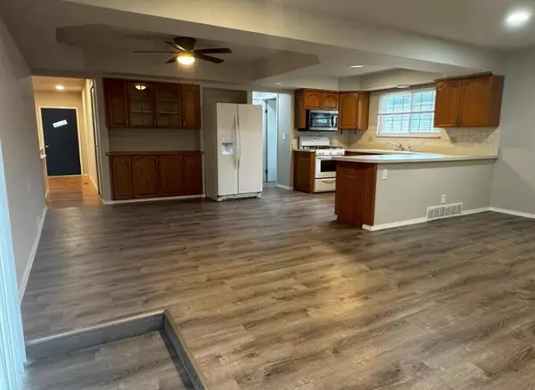 Sterling Heights, MI 48312,35695 Bonneville Drive