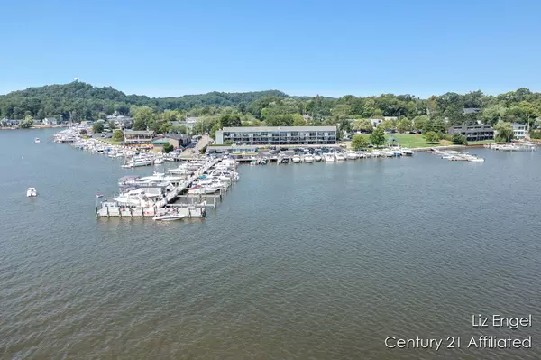 Saugatuck, MI 49453,33 Griffith-Sargeants Marina Street #33