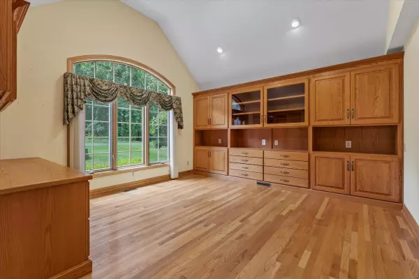 Edwardsburg, MI 49112,23276 S Shore Drive