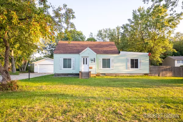 1061 60th SE Street, Kentwood, MI 49508