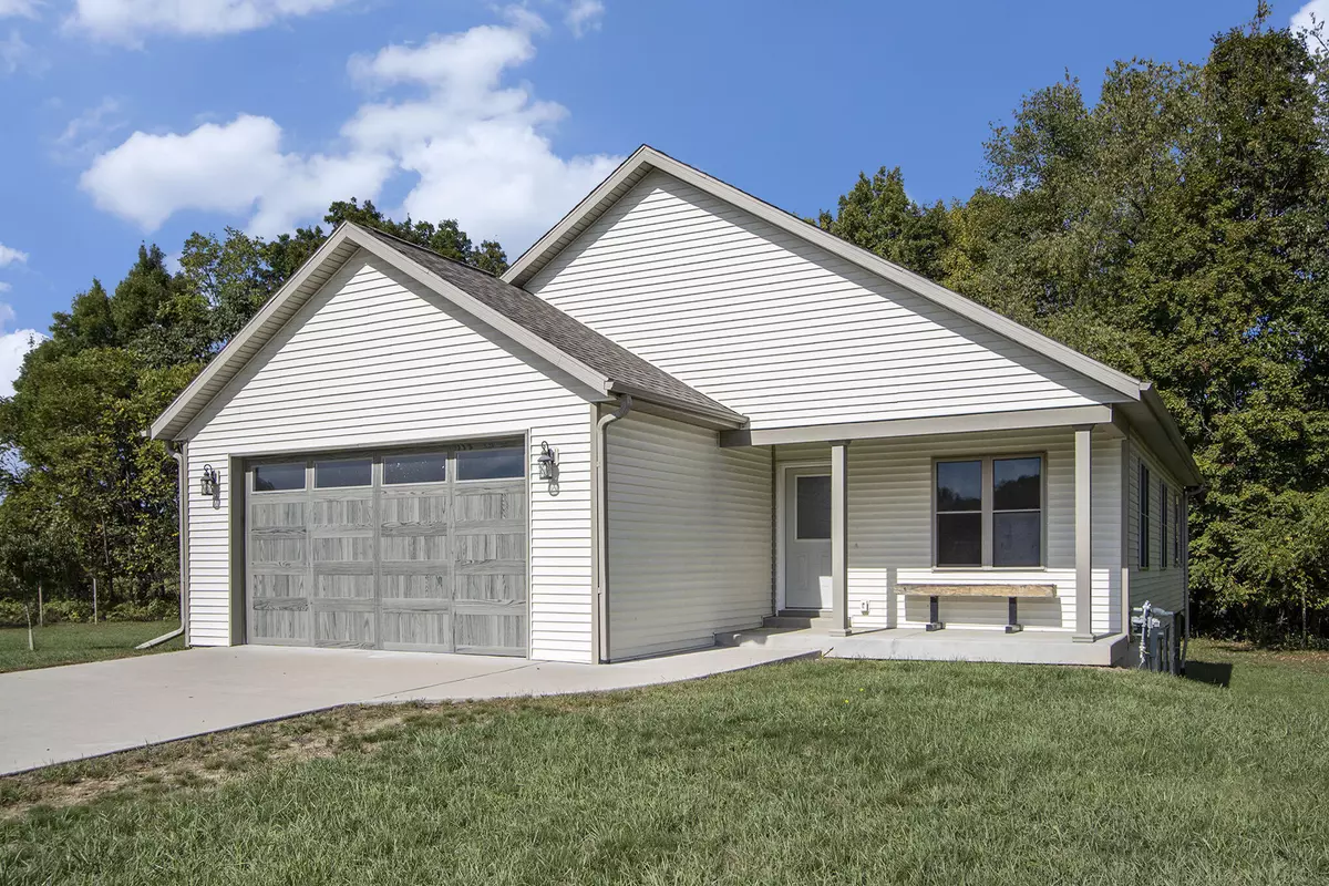 Lawrence, MI 49064,217 Corwin Meadows Drive