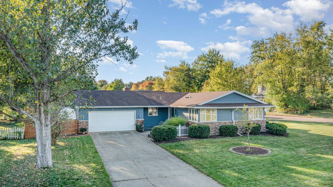 82 Mandalay Drive, Kalamazoo, MI 49009