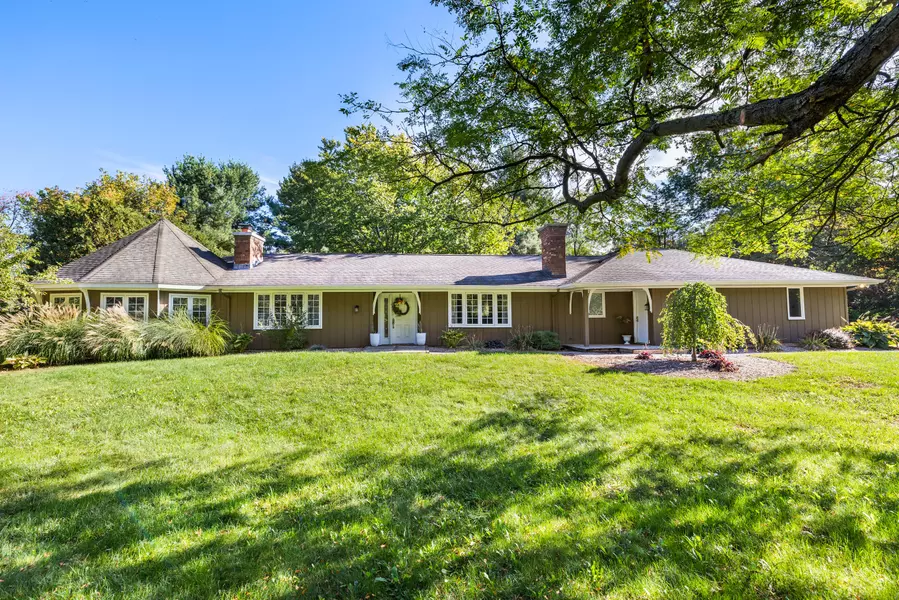 2325 Indian Mill NW Creek, Grand Rapids, MI 49544