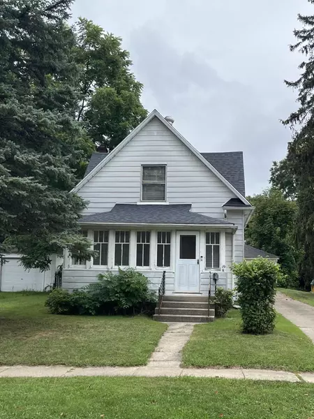 19 S Norwood Avenue, Hillsdale, MI 49242