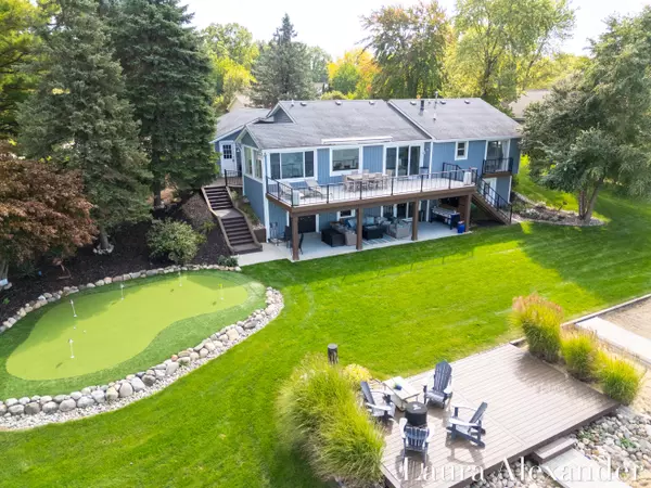 7085 Bonaire NE Court, Rockford, MI 49341