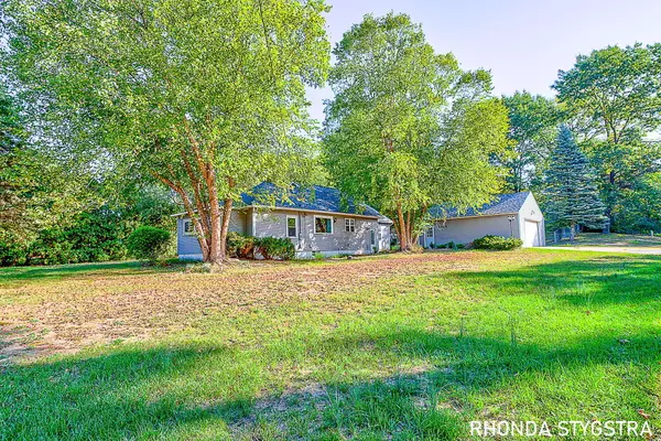 5090 Wakefield NE Avenue, Comstock Park, MI 49321