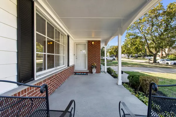 Southfield, MI 48076,21361 Andover Road