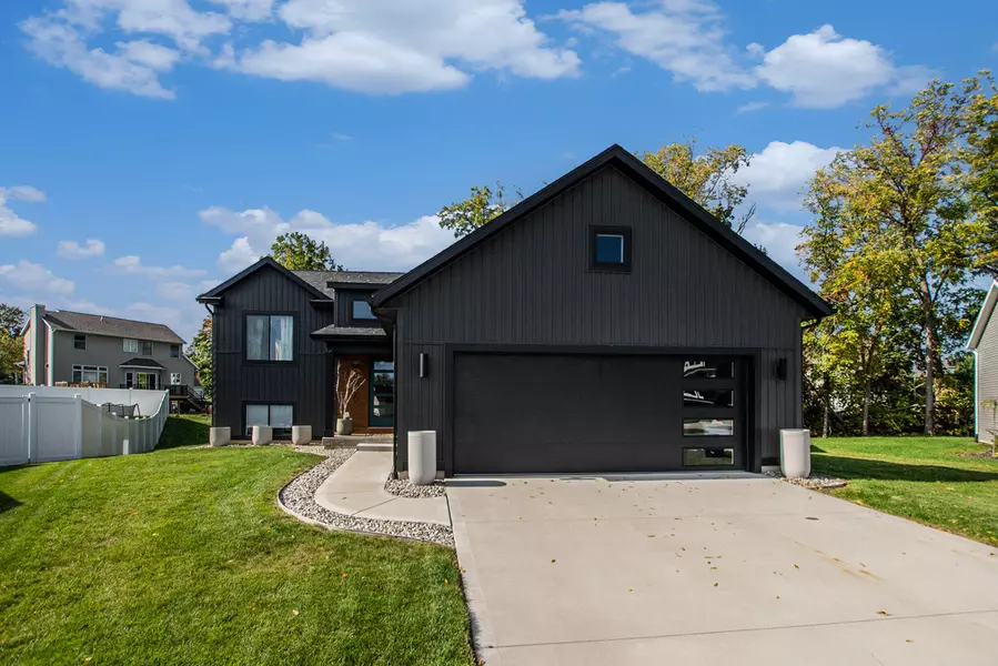 2886 Two Oaks Court, Jenison, MI 49428