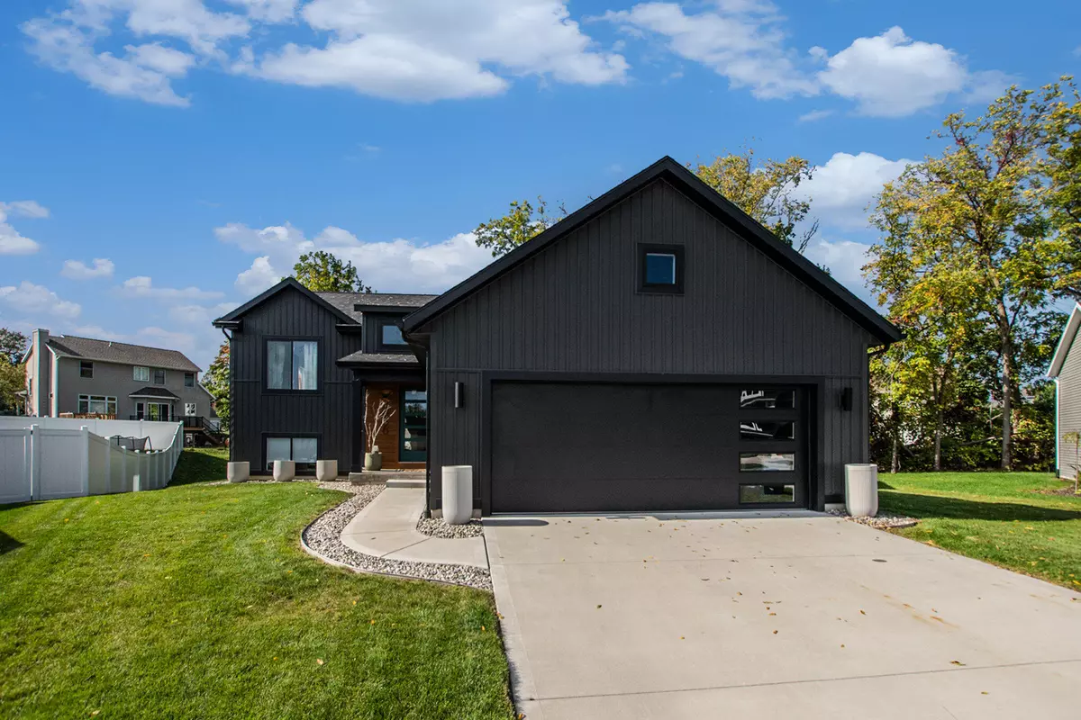 Jenison, MI 49428,2886 Two Oaks Court