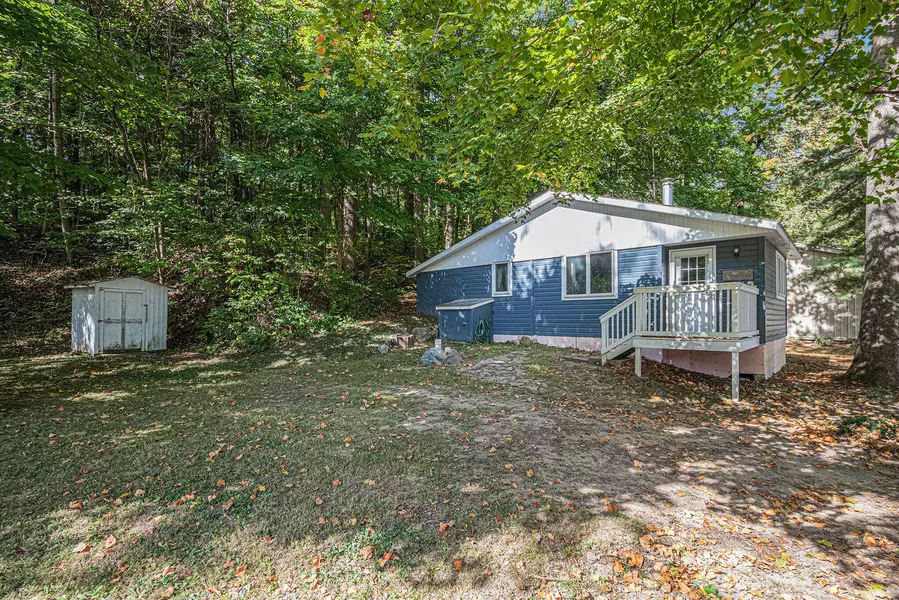 65862 South Street, Cassopolis, MI 49031