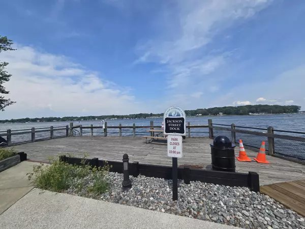 Spring Lake, MI 49456,208 N Jackson Street