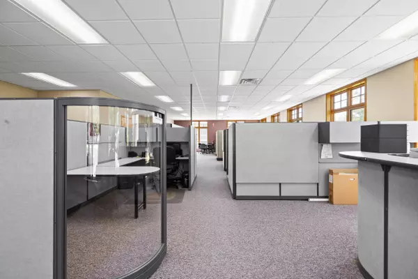 Hamilton, MI 49419,3598 Green Pointe Center