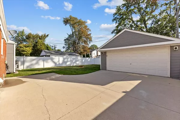 Roseville, MI 48066,28212 Floral Street