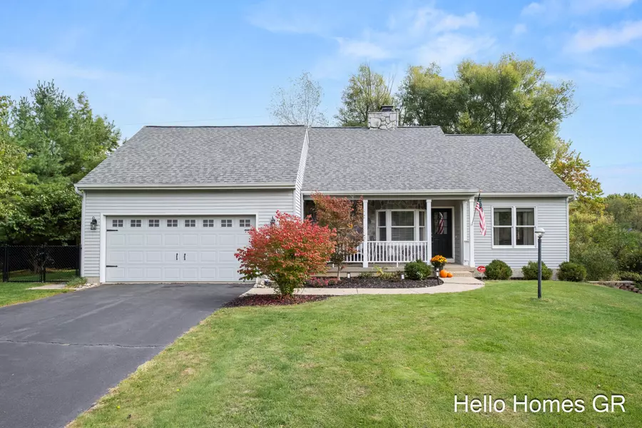 804 Meadowmeade SE Drive, Ada, MI 49301