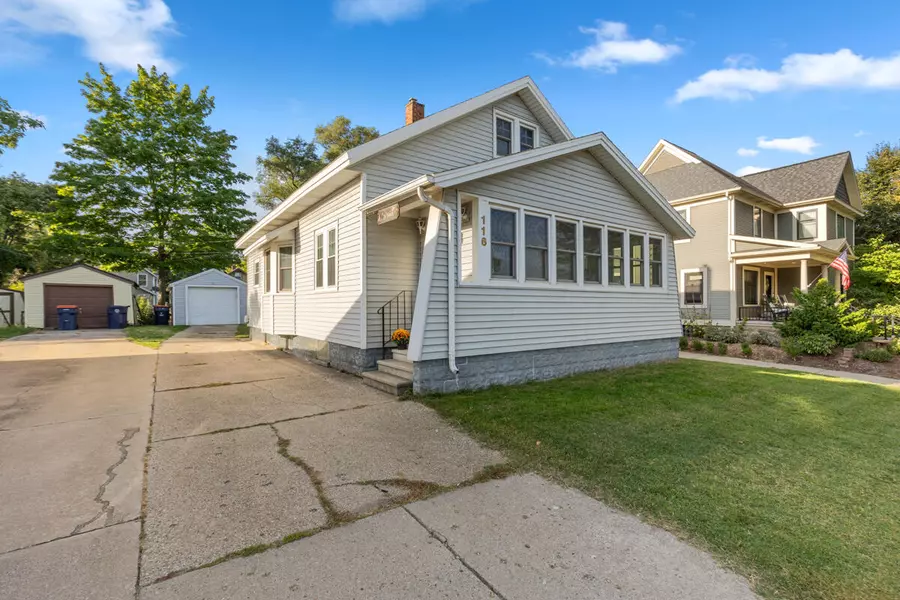116 W 9th Street, Holland, MI 49423