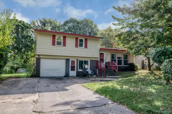 5064 Maple Creek SE Avenue, Kentwood, MI 49508
