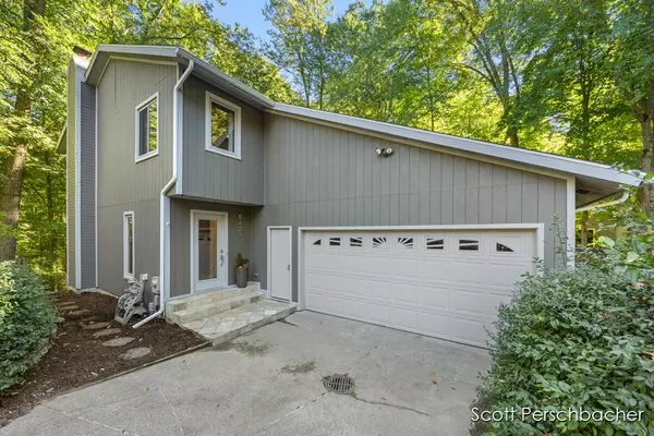 Grand Rapids, MI 49546,6421 Woodbrook SE Drive