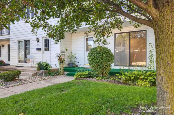 Jenison, MI 49428,7523 Boulder Bluff Drive #82