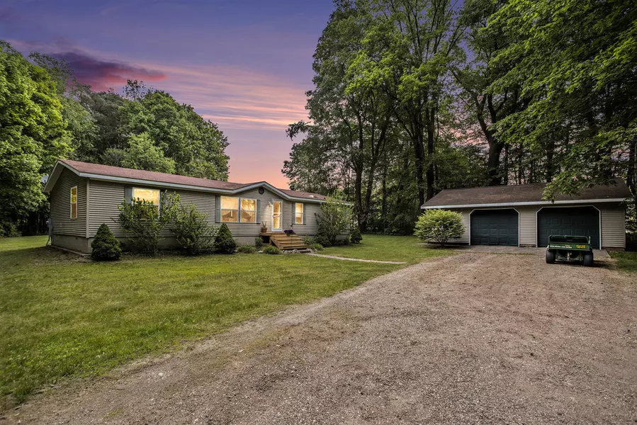2255 River Road, Hastings, MI 49058