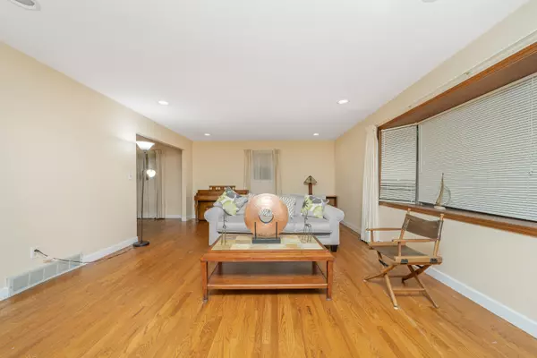 Kalamazoo, MI 49009,2159 Walker Trail