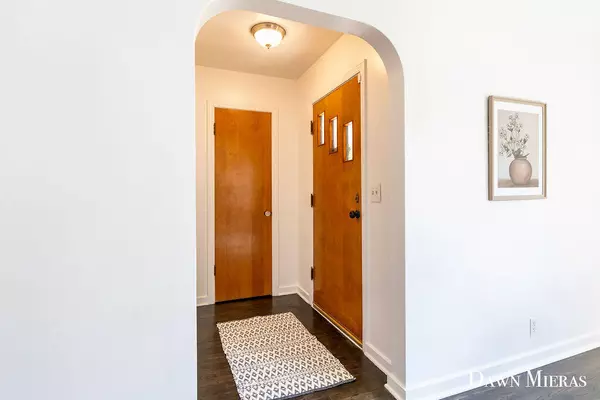 Grand Rapids, MI 49504,1015 California NW Street