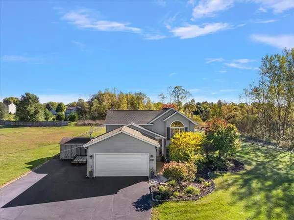 12270 White Creek NE Avenue, Cedar Springs, MI 49319
