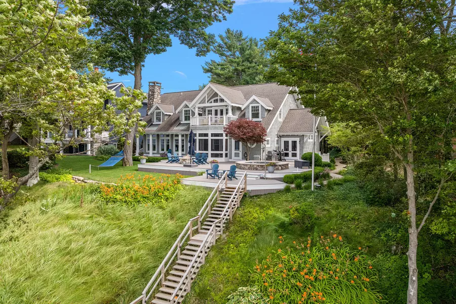 3501 N Lakeshore Drive, Holland, MI 49424