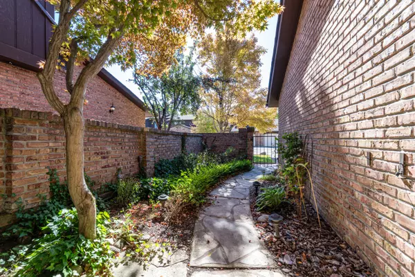 Southfield, MI 48033,26200 Summerdale Drive