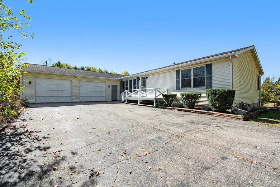 1202 Chapel Road, Parma, MI 49269
