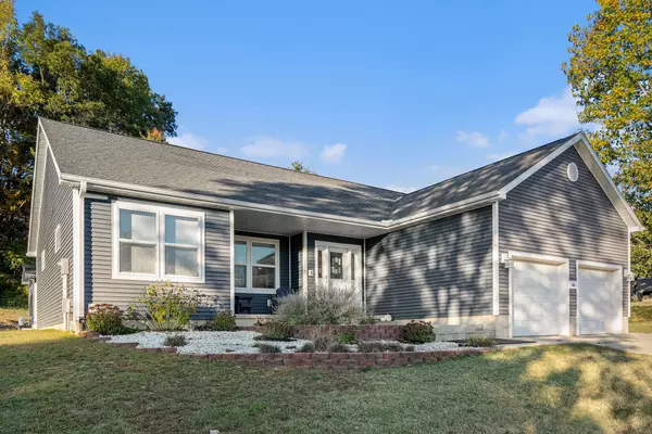 Buchanan, MI 49107,704 Ottawa Court