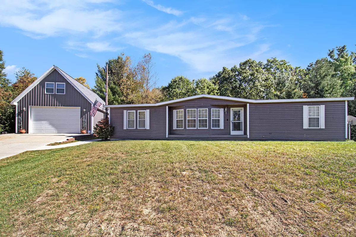 White Cloud, MI 49349,1282 S Locust Avenue