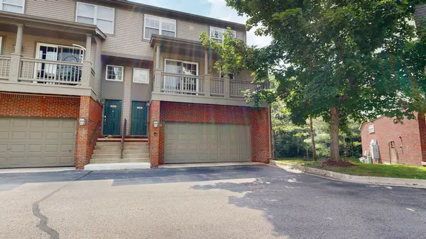 Ann Arbor, MI 48105,3042 Barclay Way