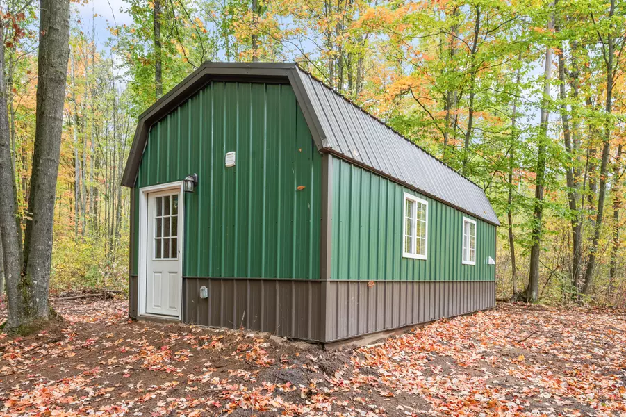 13540 8 Mile Rd, Evart, MI 49631