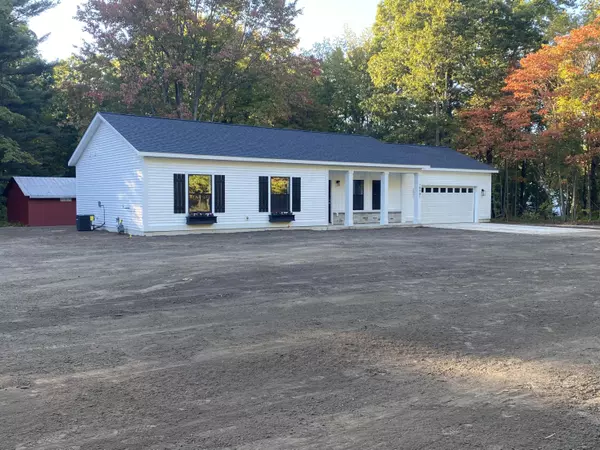18901 148th Avenue, Spring Lake, MI 49456