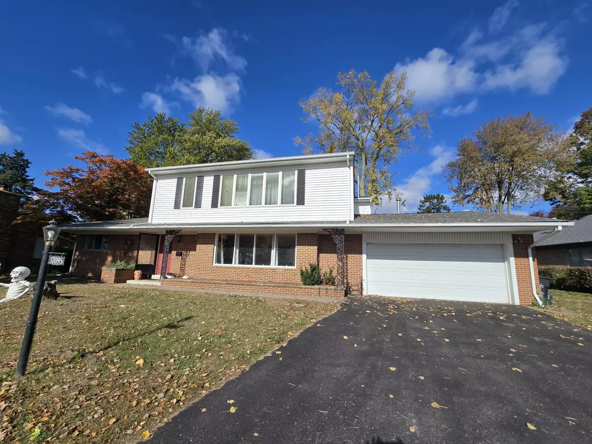 New Baltimore, MI 48047,37095 Highview Street