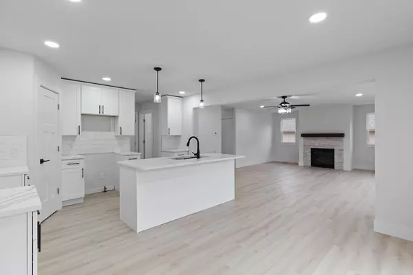 Adrian, MI 49221,2004 Green Acres Drive