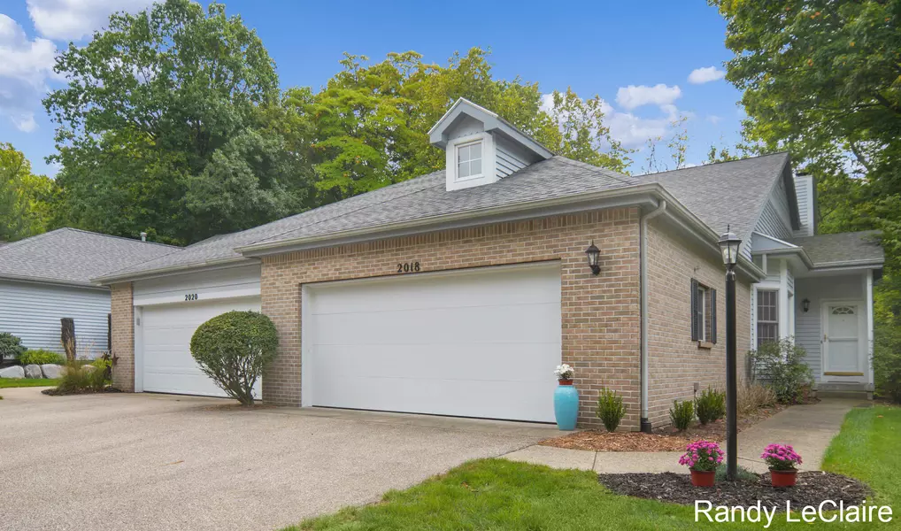 2018 S Cross Creek SE Drive, Grand Rapids, MI 49508