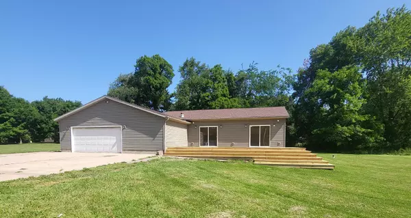 Three Oaks, MI 49128,15105 Carpenter Road