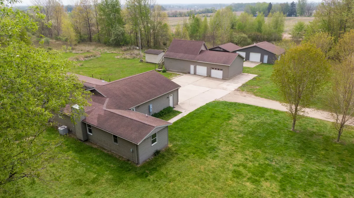 Three Oaks, MI 49128,15105 Carpenter Road