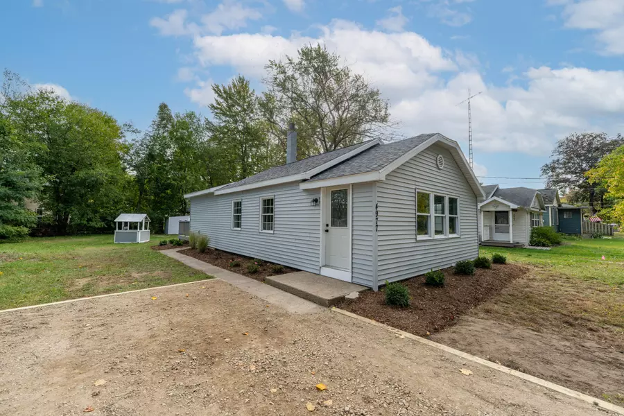 4977 Woodward Avenue, Coloma, MI 49038