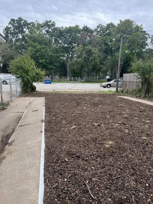 Muskegon, MI 49441,2163 Harding Avenue