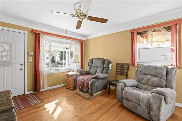 Livonia, MI 48150,9081 Louise Street