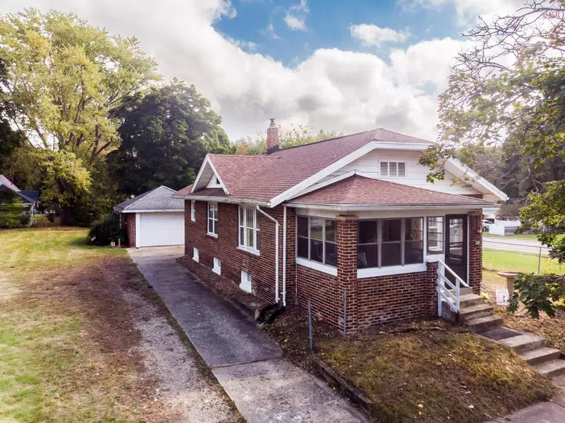 1239 Woodbridge Street, Jackson, MI 49203