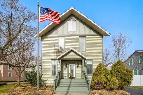 720 Main Street #2, St. Joseph, MI 49085