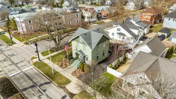 St. Joseph, MI 49085,720 Main Street #2