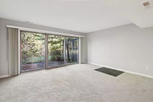 Ann Arbor, MI 48105,747 Peninsula Court